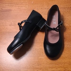 Girls tap shoes